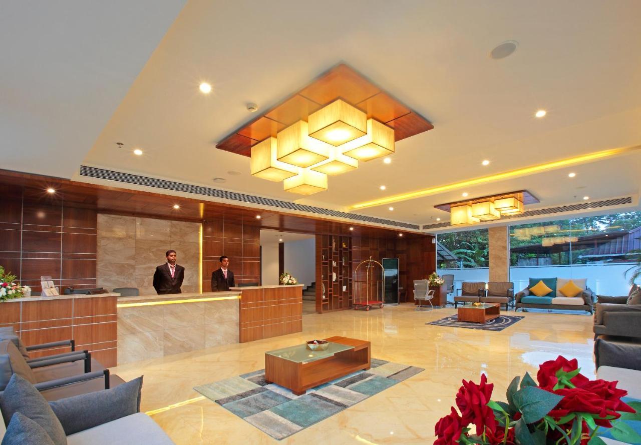Hotel Ceasar Palace Thodupuzha Eksteriør billede