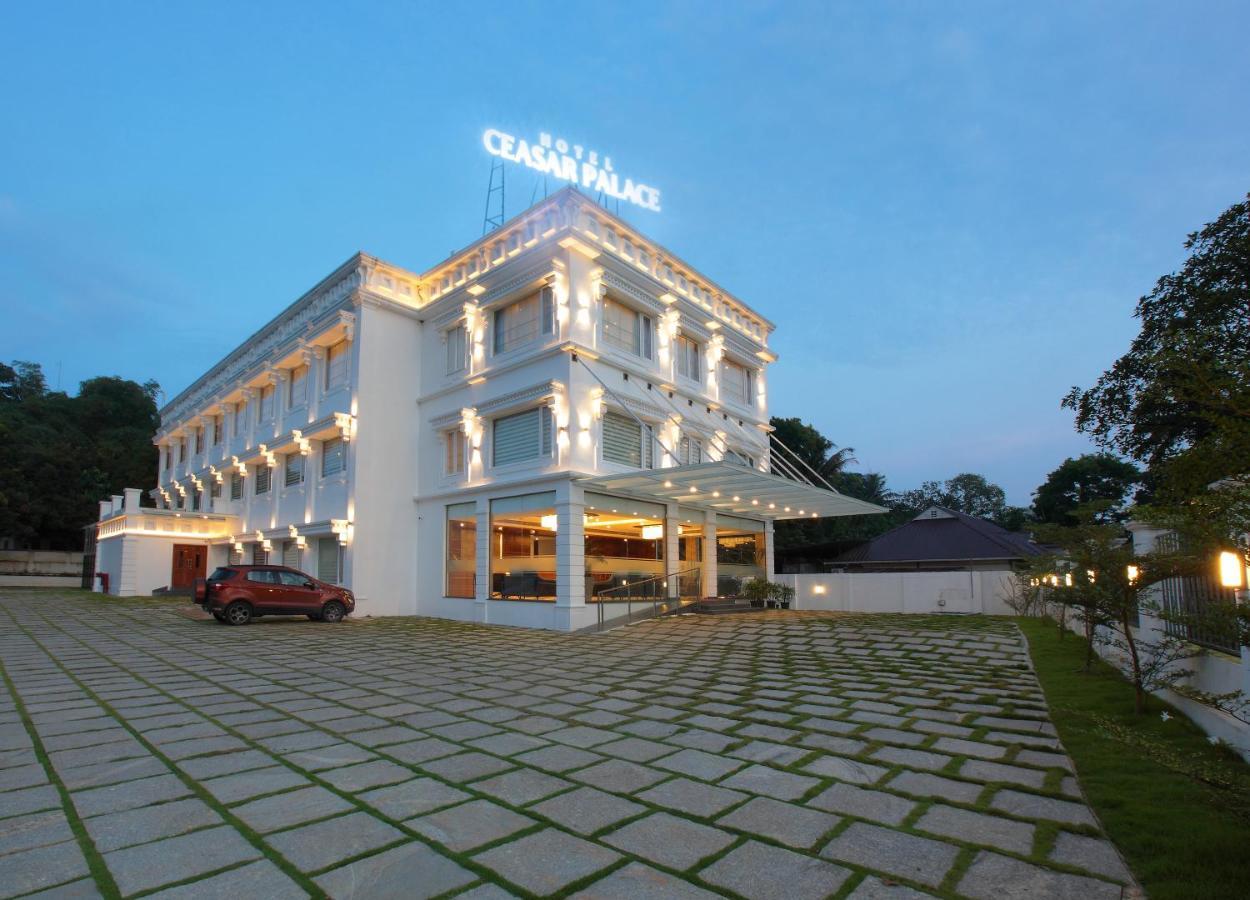 Hotel Ceasar Palace Thodupuzha Eksteriør billede