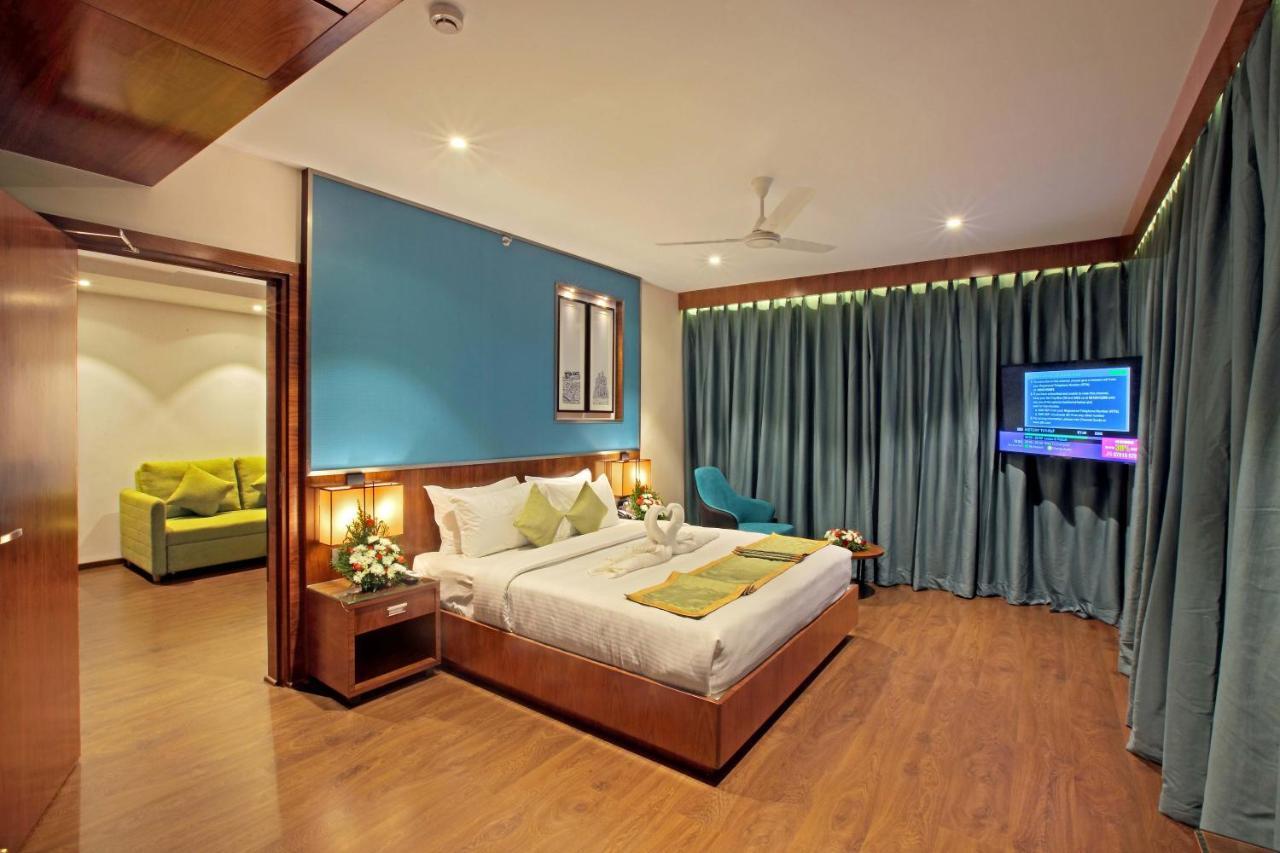 Hotel Ceasar Palace Thodupuzha Eksteriør billede