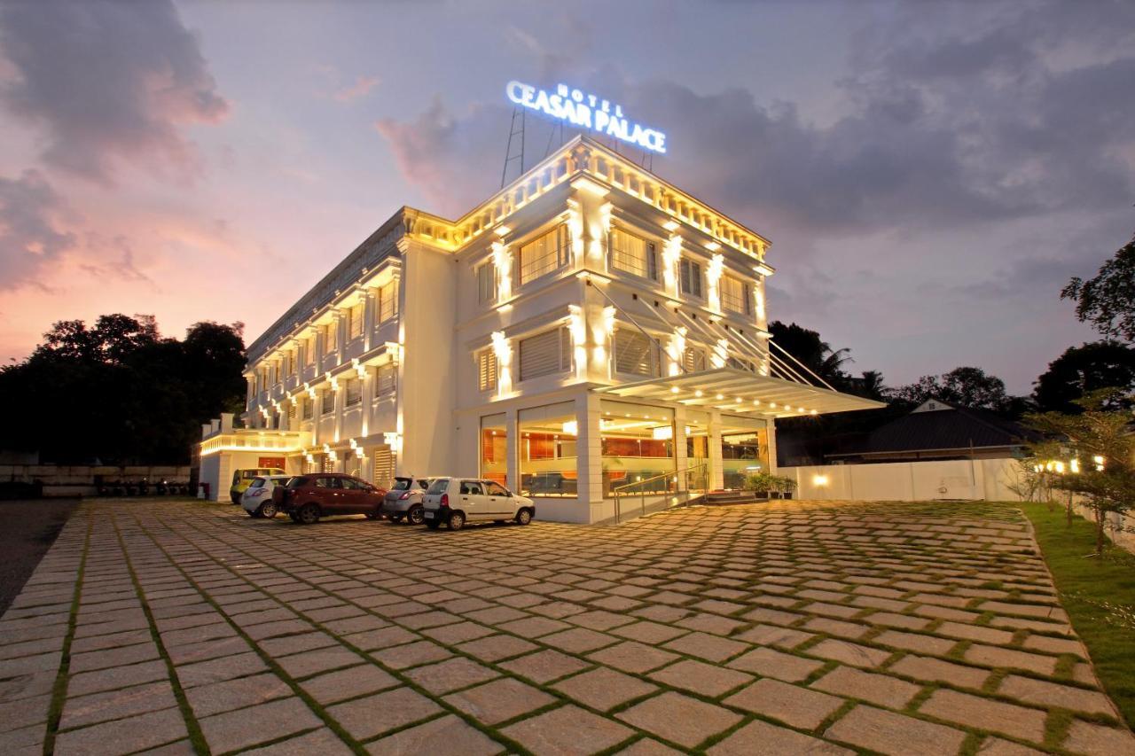 Hotel Ceasar Palace Thodupuzha Eksteriør billede