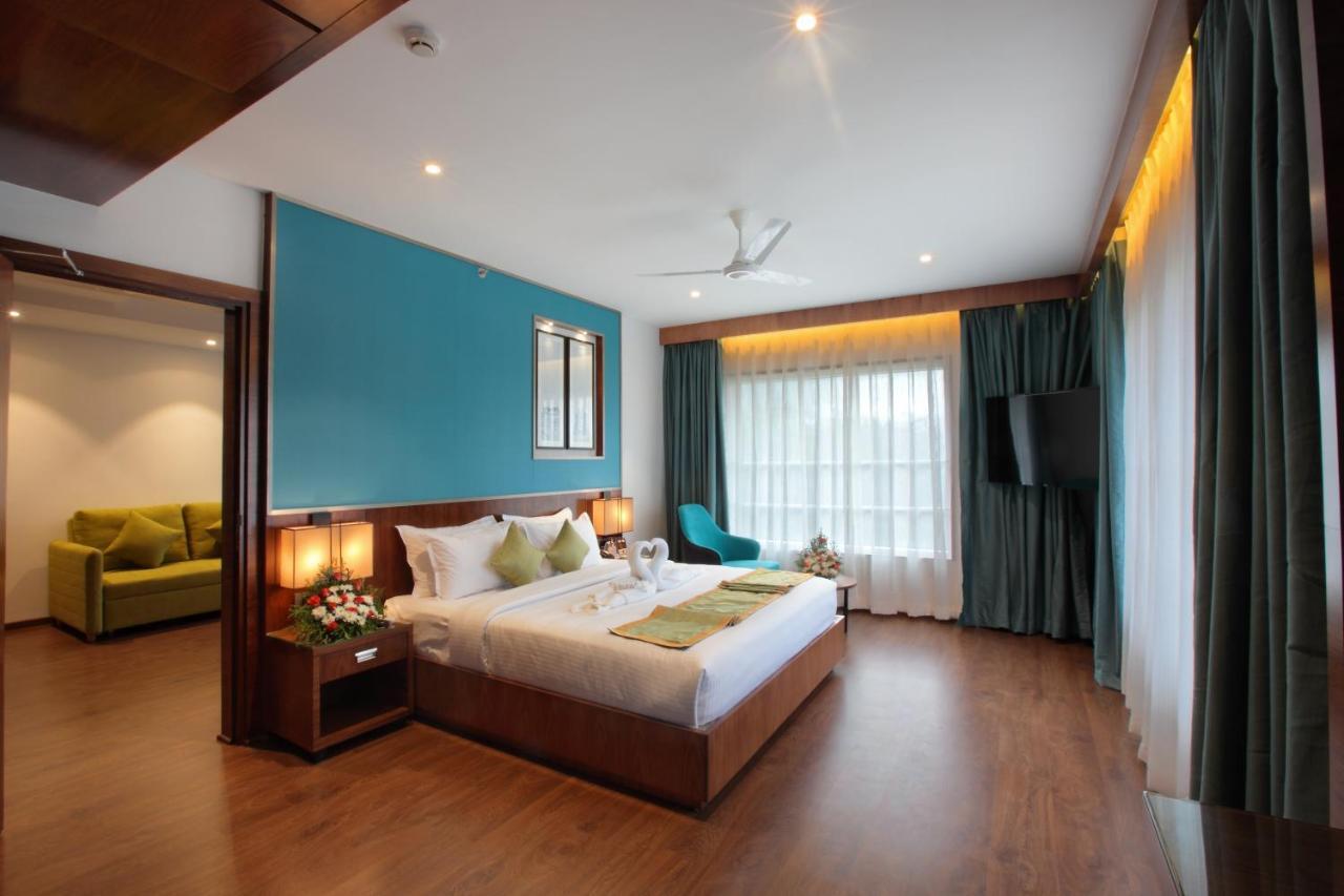 Hotel Ceasar Palace Thodupuzha Eksteriør billede